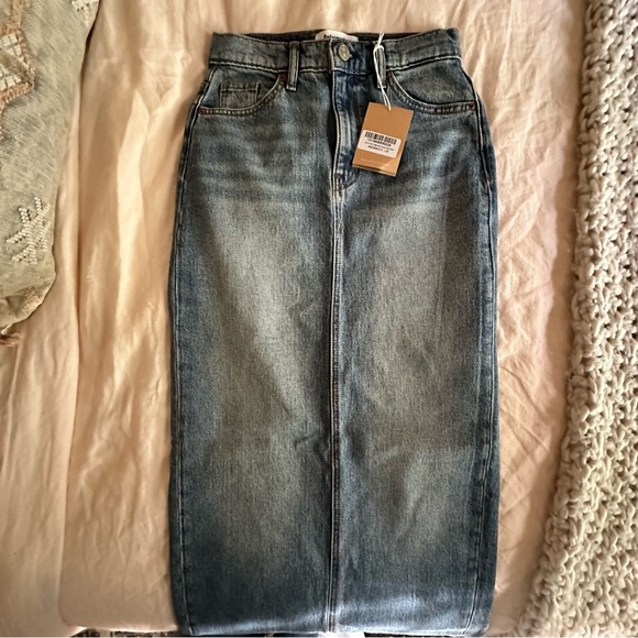 *NWT* Daria High Rise Denim Maxi Skirt (25) - Picture 9 of 14